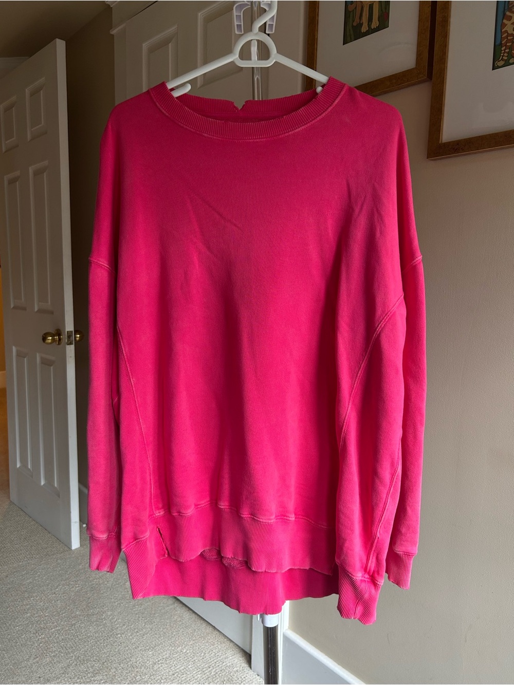Women’s aerie Hot Pink Relaxed Crewneck Sweatshirt. Size XL
